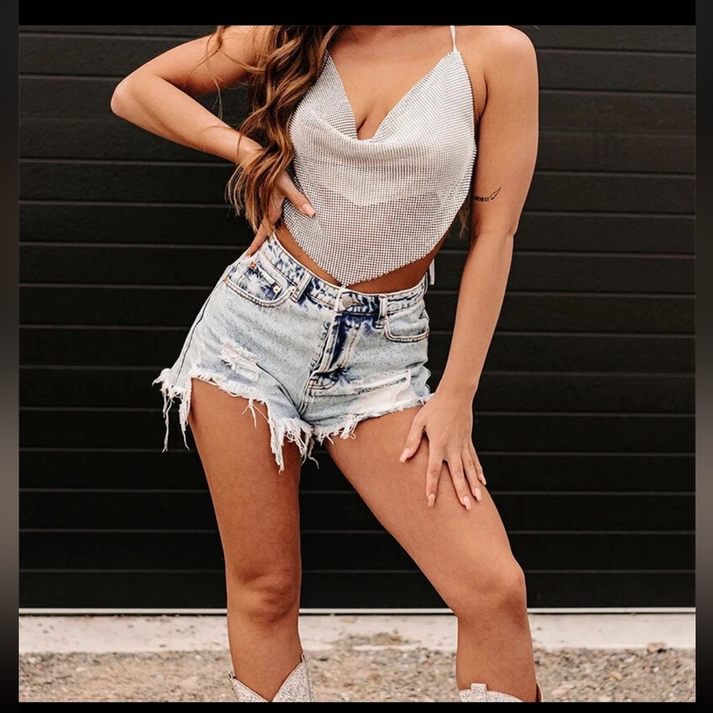NWT Signature 8 Blue Jean Shorts High-rise Distressed Acid washed - Picture 4 of 14